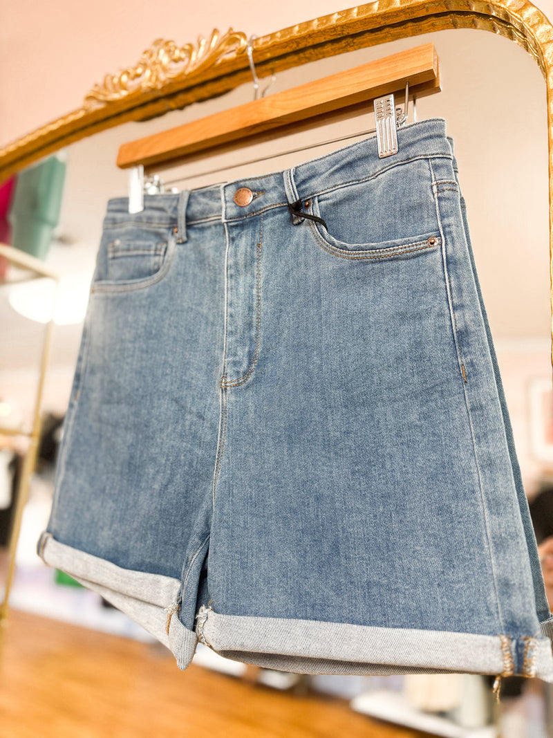 Medium Wash Rolled Up Shorts